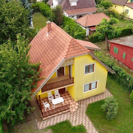 David Apartman Gárdony Extérieur photo